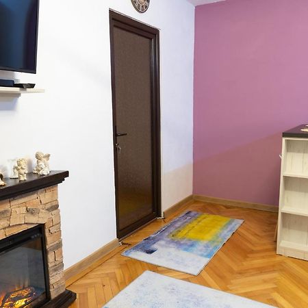 Angel House Central Aparament Петрошани Экстерьер фото